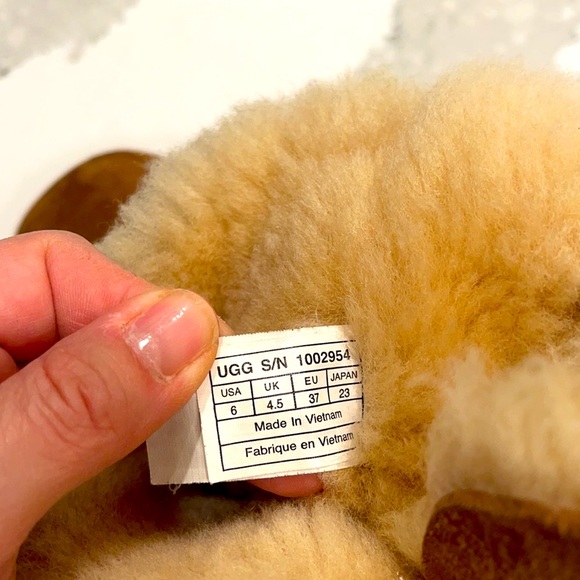 UGGS Bailey Bow size 6 - Picture 4 of 7